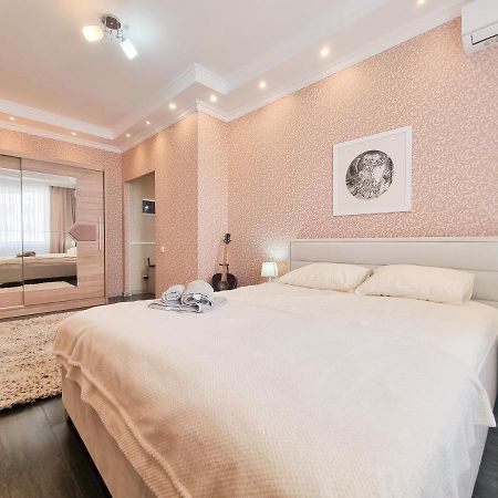 Testemiteanu Apartment, Free Wifi Available Kisinyov Kültér fotó