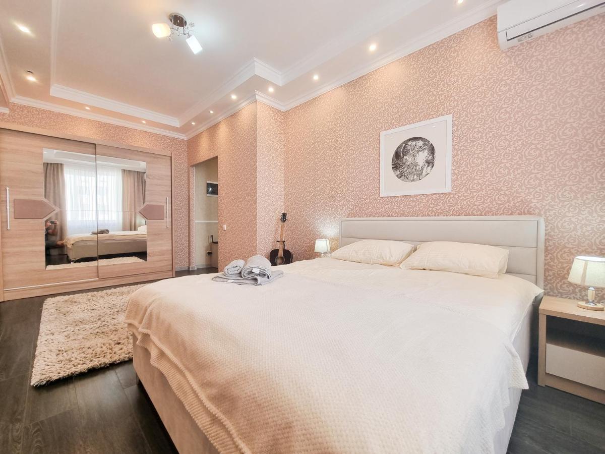 Testemiteanu Apartment, Free Wifi Available Kisinyov Kültér fotó